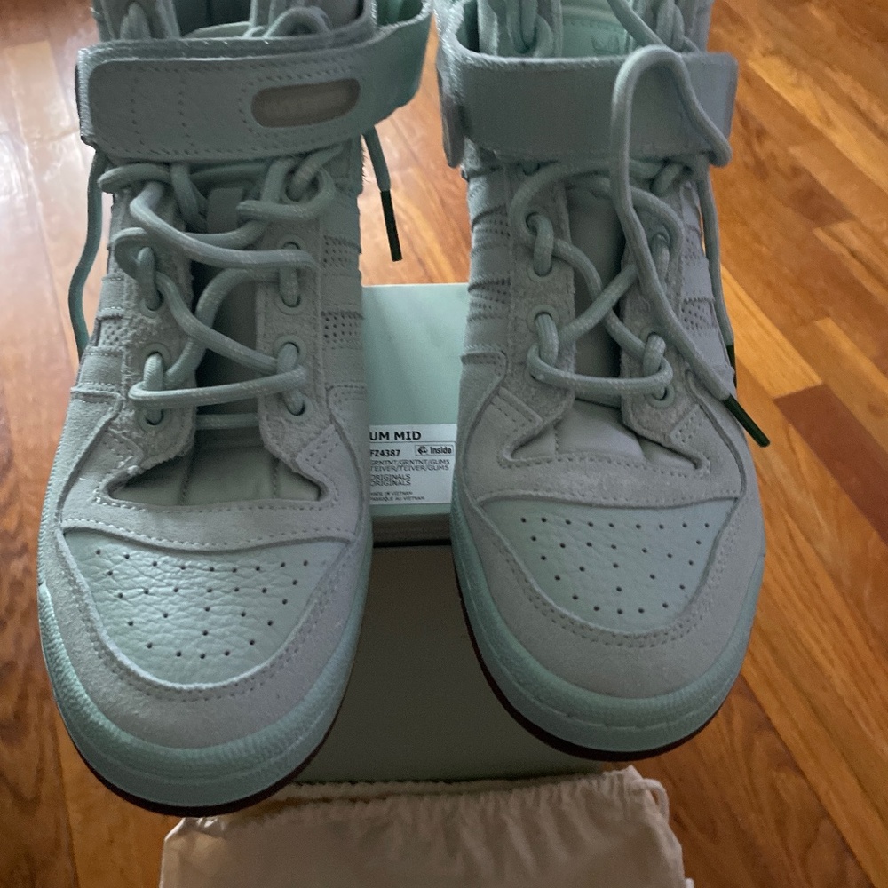 Adidas Ivy Park Sneakers